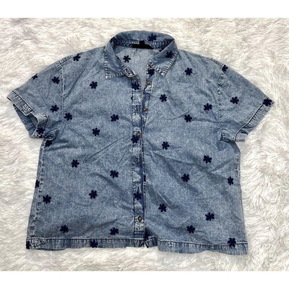 Jane + Delancey Women's Shirt Size Small S Blue Denim Short Sleeve Embroidered